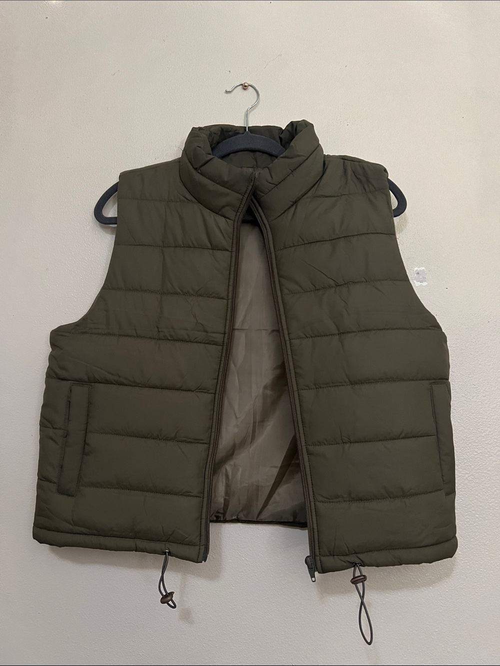 Olive Puffer Vest - Lightweight Quilted Sleeveless Jacket